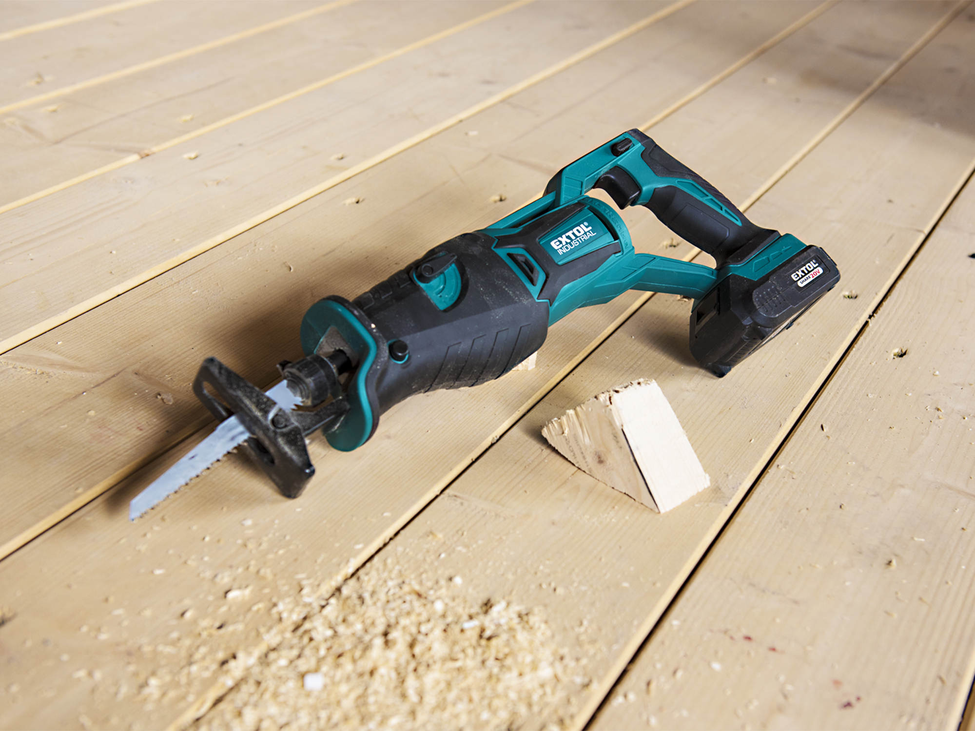 SIERRA SABLE EXTOL I 20V, SIN CARBONES 1 CARGADOR Y 1 BATERIA - Imagen 5